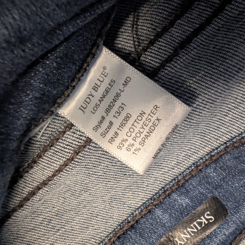 Judy Blue Distressed Skinny Jeans Sz 13. - Picture 4 of 5